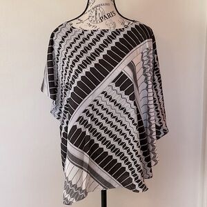 Flattering CHICO’S BLACK LABEL Asymmetrical Scarf Top M